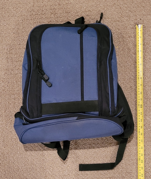 Picnic Backpack with cups, utensils (no plates) in Other in Oakville / Halton Region - Image 2