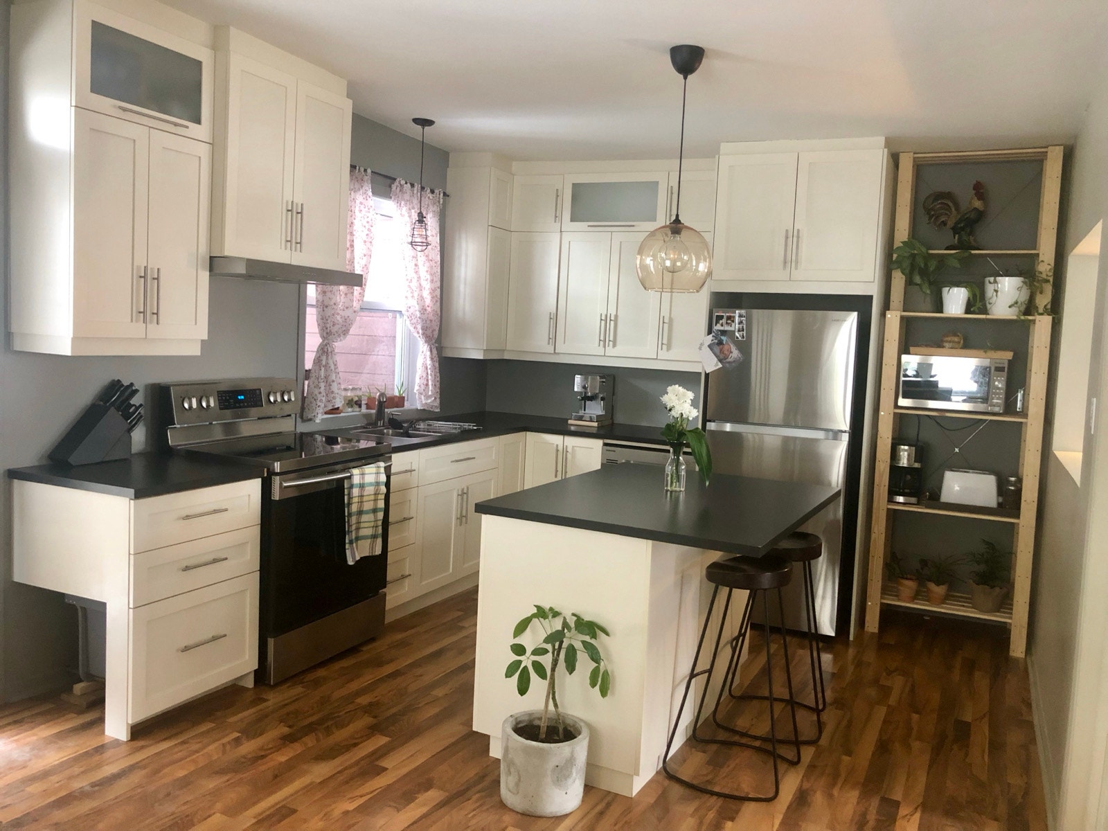 672 Rue St-Roch — photo 1