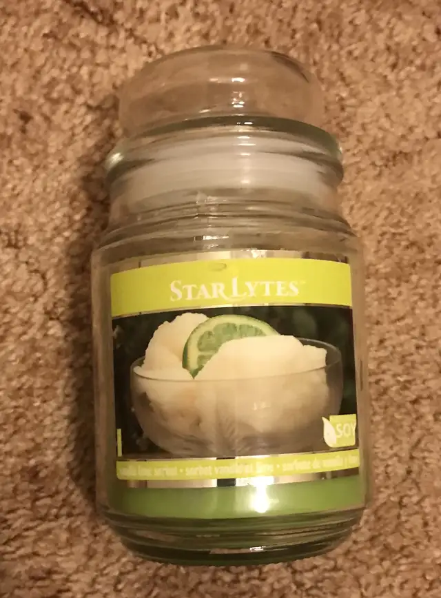 Candles, holders and jars in Home Décor & Accents in London - Image 5