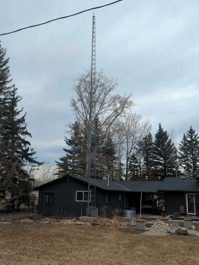 Cell/dish/internet Tower in Other in Calgary