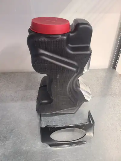 2003 vrod OEM gas tank like new