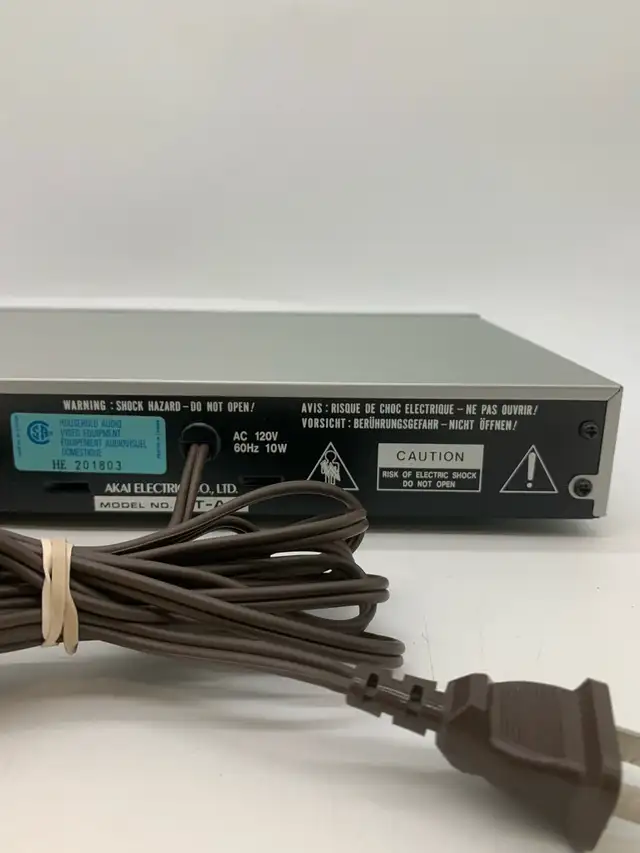Akai AT-A2 AM/FM Stereo Tuner Working in Stereo Systems & Home Theatre in City of Toronto - Image 8