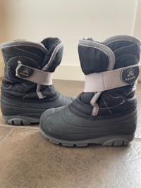 Kamik winter boots (kids size 9)