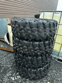 32x10R15 Maxxis Carnivore tires 
