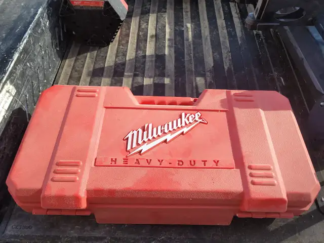 Milwaukee heavy duty corded Sawzall in Power Tools in Oakville / Halton Region - Image 2