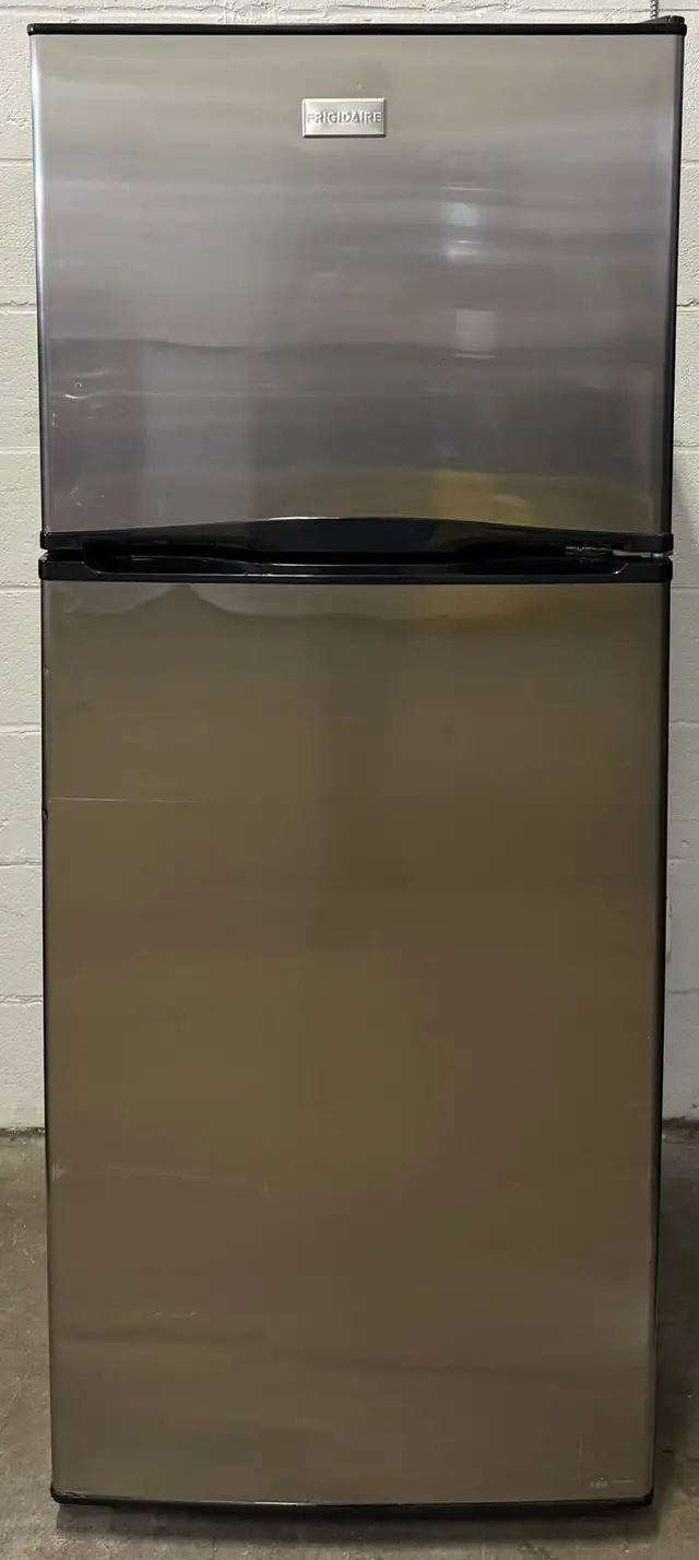 APARTMENT SIZE FRIDGE “FRIGIDAIRE” H60/W24/D29 in Refrigerators in City of Toronto - Image 2
