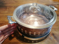 Cocotte en pyrex avec support métallique (vintage)