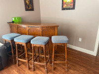 rhodesian oak bar with 4 bar stools