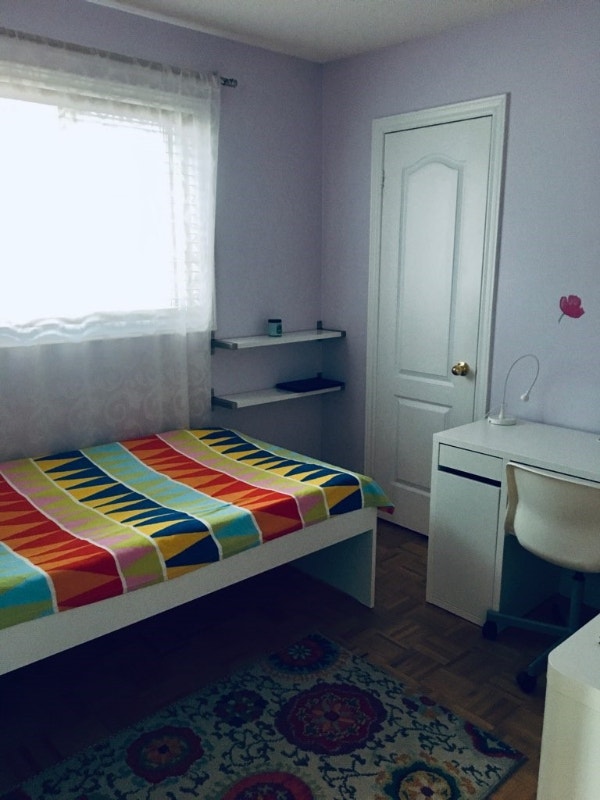 ROOMS FOR RENT IN A HEART OF VAUGHANMAPLE FOR FEMALE STUDENTS Room