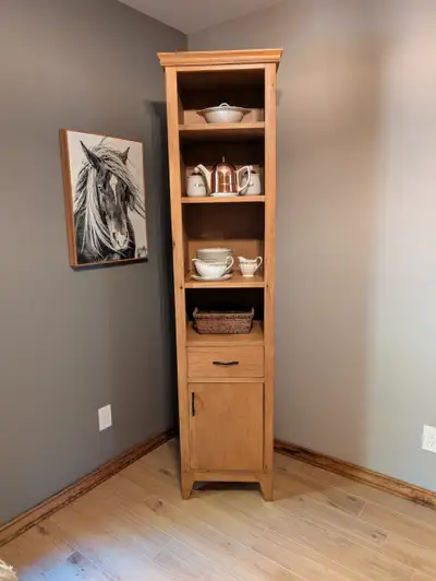 Armoire en pin masif, View more