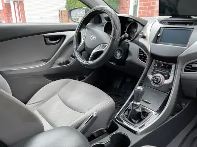 ( Si l’annonce est visible c’est que c’est toujours disponible) Hyundai Elantra GLS 2011 Kilométrage...