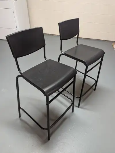 Two Bar stools with backrest, black/black