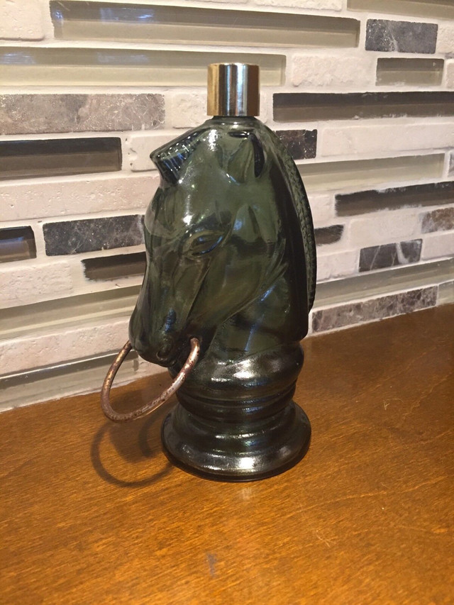 VINTAGE HORSE HEAD "Chess Knight" Avon After Shave  Bottle in Arts & Collectibles in Mississauga / Peel Region