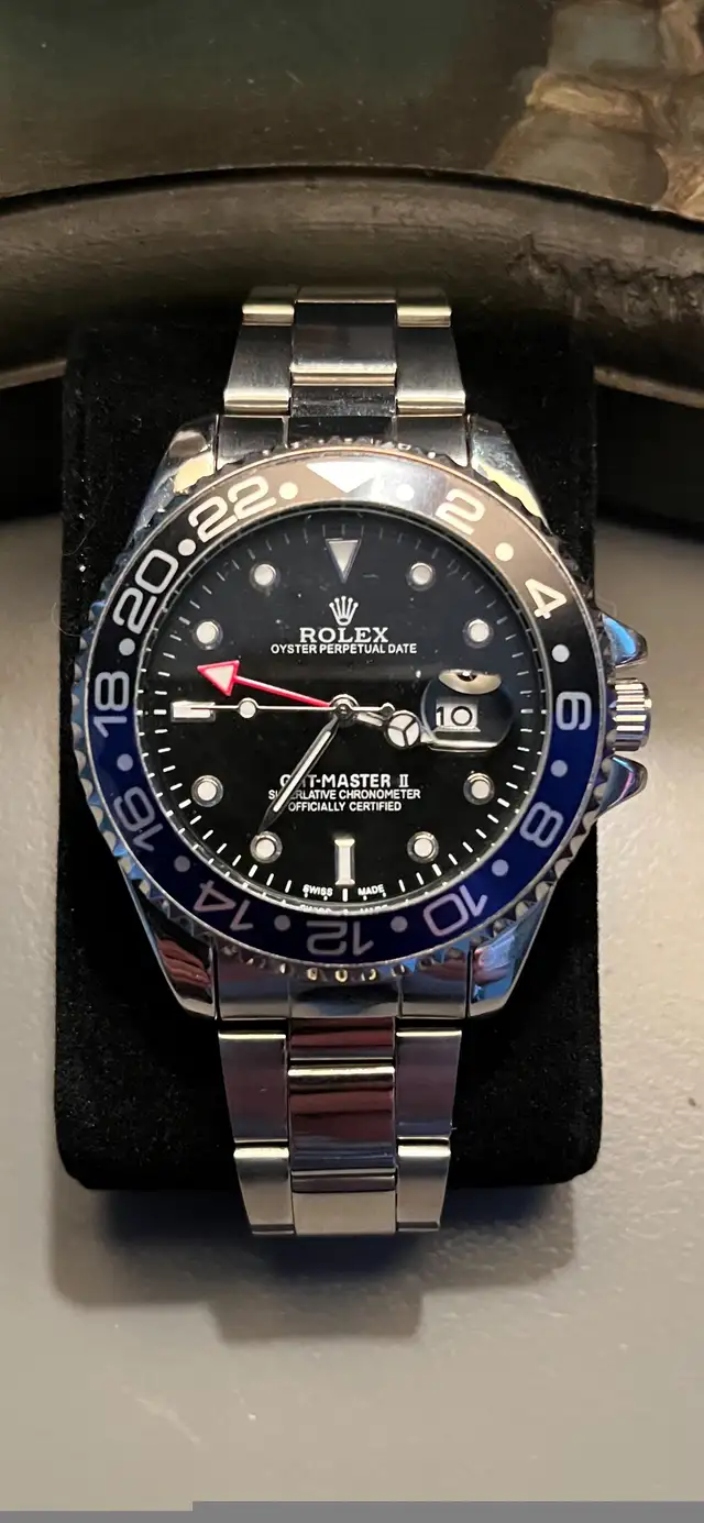 Nice Watch in Jewellery & Watches in London - Image 3