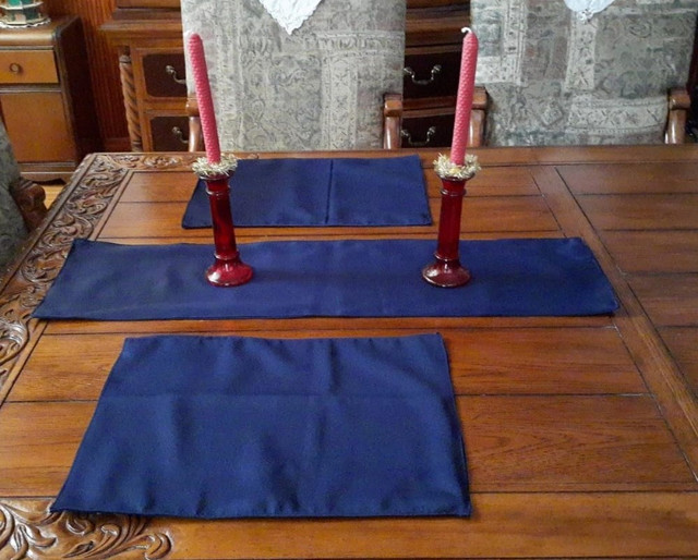 TABLE RUNNERS, PLACE MATS in Kitchen & Dining Wares in Kitchener / Waterloo