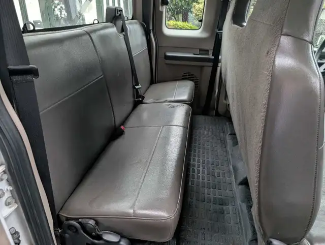 2010 Ford F-250 Super Duty – Low KM – Reliable Work Truck in Cars & Trucks in Mission - Image 8
