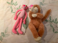 Toutous panthère rose et un singe.
