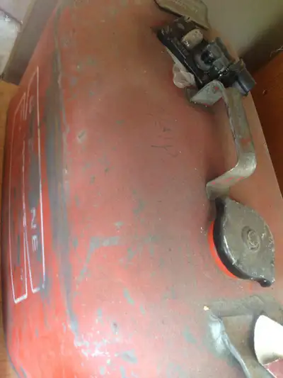 propel is 40 hp johnson but maybe good for other motor 30$ each 20 L good condition tuxedo area pick...
