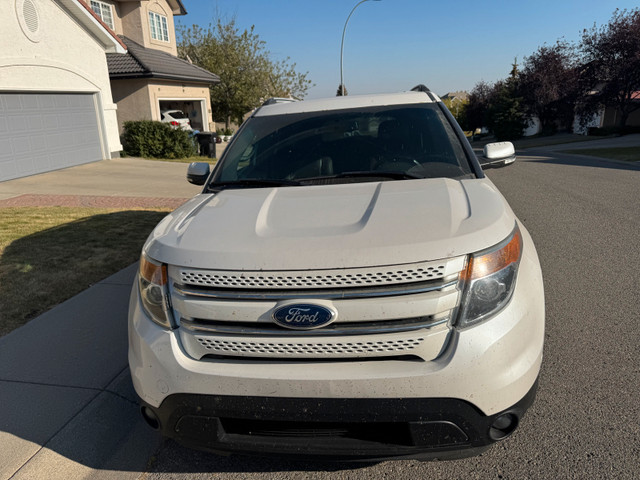 2015 ford explorer  in Cars & Trucks in Calgary - Image 2