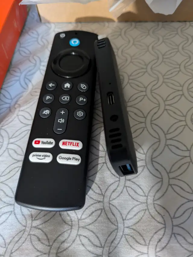 Q8 Mortal TV Stick  Android 14.0 Allwinner H313 in TVs in Belleville - Image 5