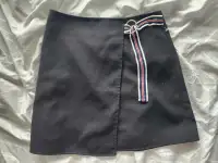 Brand new/like-new skirts in medium