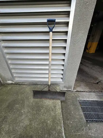 Vente de débarras, View more