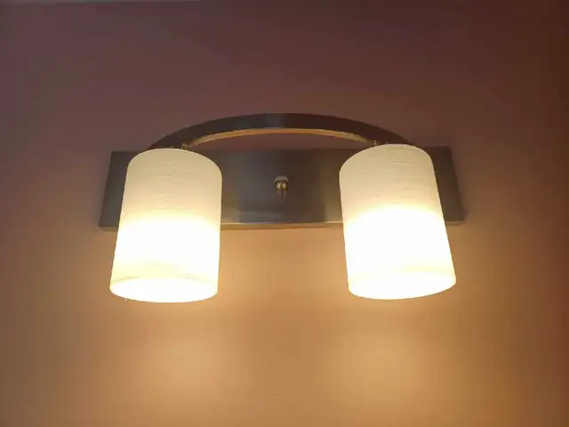 Bathroom Vanity Light in Indoor Lighting & Fans in Belleville - Image 3