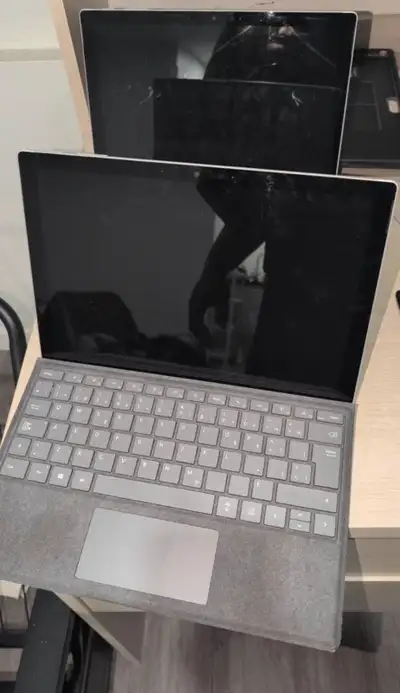 Microsoft surface pro 7 i7, View more