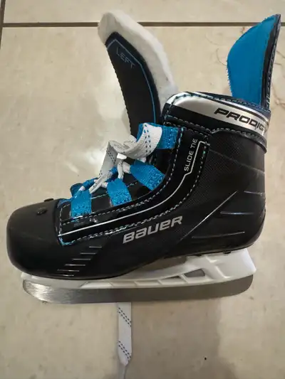 Skates are in good condition. Cash only Pick up only