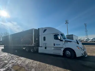 Class 1  solo and team long haul drivers needed, View more
