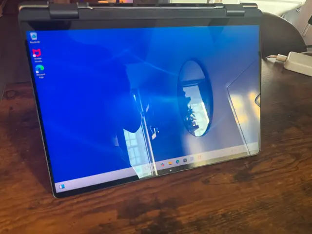 New Dell Inspiron 16” 7640 2 in 1 Ultra 7 16GB Ram 1TB SSD63009267377537121