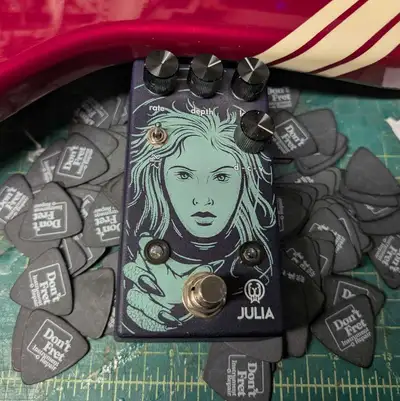 walrus audio Julia v2 chorus, View more