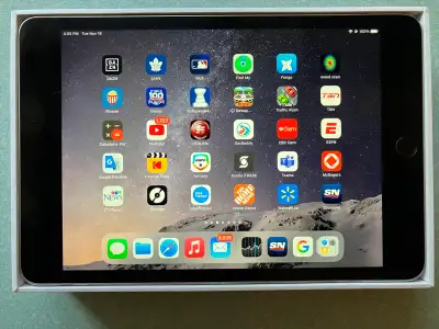 Apple I Pad MINI 4th generation , View more