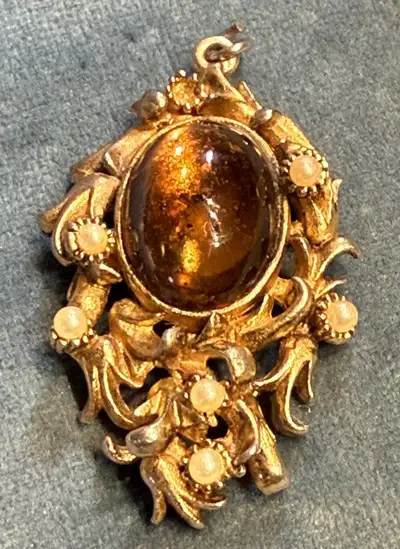PENDANT Antique Amber Glass and maybe Gold plated. Beautiful & Unique! Maybe from France? This beaut...