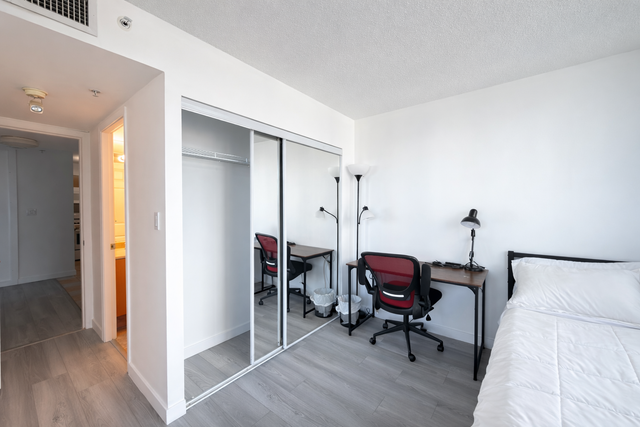 FURNISHED PRIVATE ROOM FOR RENT DOWNTOWN VANCOUVER FOR NEWCOMERS in Room Rentals & Roommates in Vancouver - Image 15