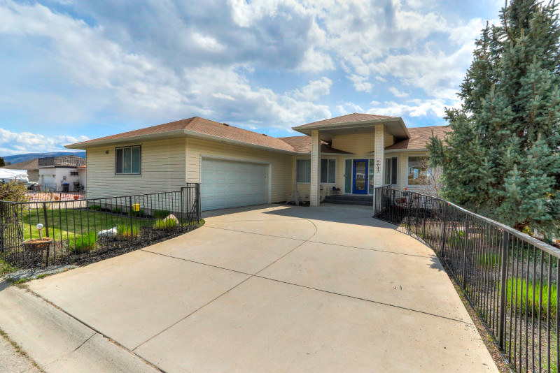 Quiet Family home w/ Lake & Valley Views in Beautiful Peachland