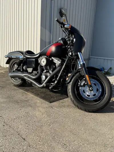 2014 Fat Bob , modified 110 dyno tunned and pulls hard , nice little dyna .