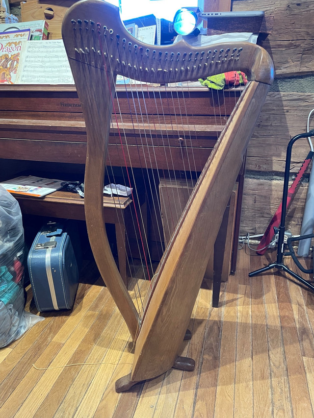 Harp- Hidden Valley '81 by Lee Yoder in String in Renfrew