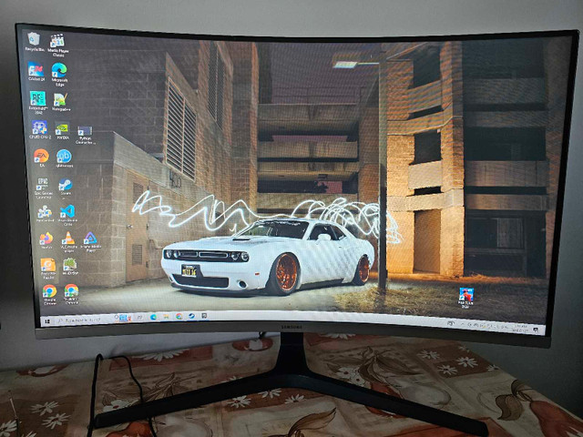 Samsung 32 Inch Curved Gaming Monitor in Monitors in City of Halifax