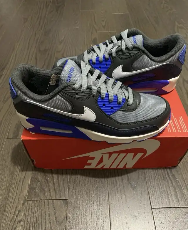 Nike Air Max 90 Goretex in Men's Shoes in City of Toronto - Image 4