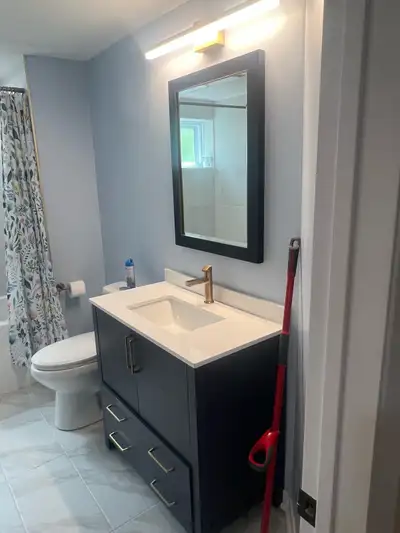 * Tout inclus * Grande chambre avec 2 garde-robes * Entrée privée * 2 stationnements privés * Déneig...