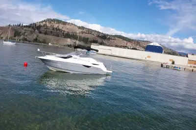 Larson 777 Cabrio 2012  **Financing&nbsp;Available***, View more