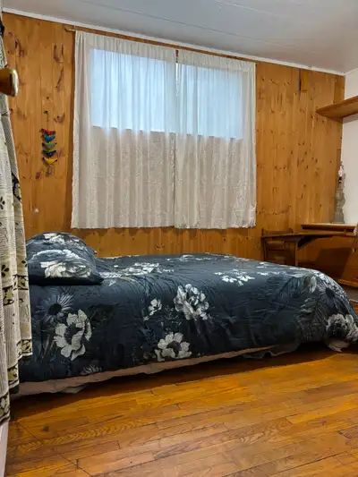 one bedroom, single occupancy 15 minutes to Duncan 15 minutes to Lake Cowichan 5 minutes to Cowichan...