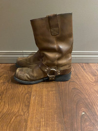 Leather stirrip boots