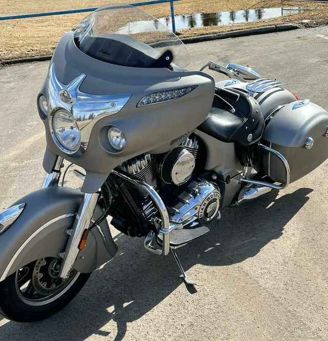2016 Indian Chieftain Silver Smoke in Touring in Edmonton