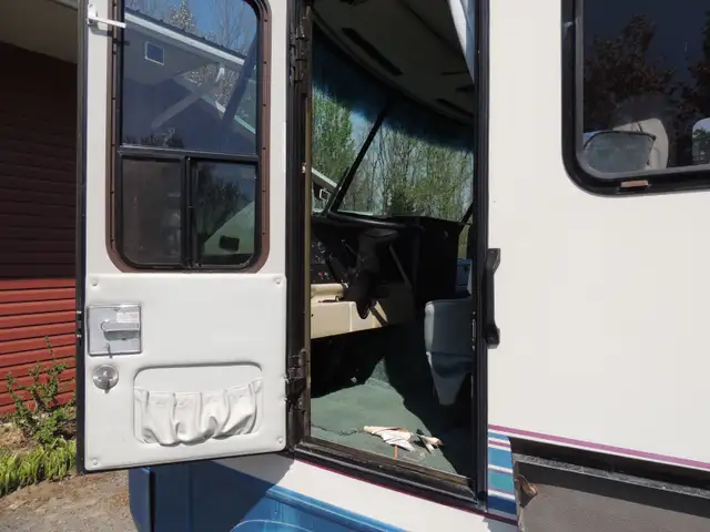 Motorisé classe A 31 pieds 1993 9500$ neg. in RVs & Motorhomes in Trois-Rivières - Image 10