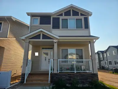 3 bed, 2.5 bath, 1,504 sqft + bonus room. Top quality Ehrenburg construction, wide open main floor l...