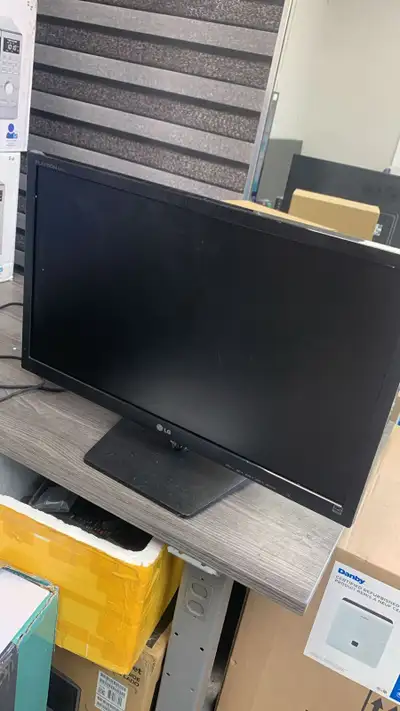 Monitor 27" Class Slim LED (27.0" diagonal)  e2742v Used, View more