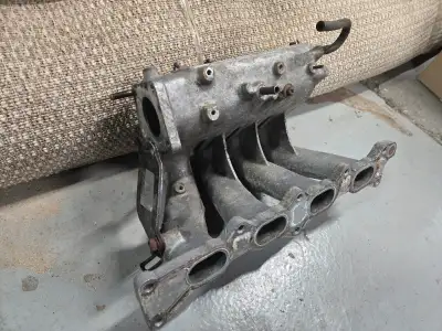 MK3 Gt intake manifold. Located near Islington and 401 in etobicoke. Can ship. Send me your postal c...
