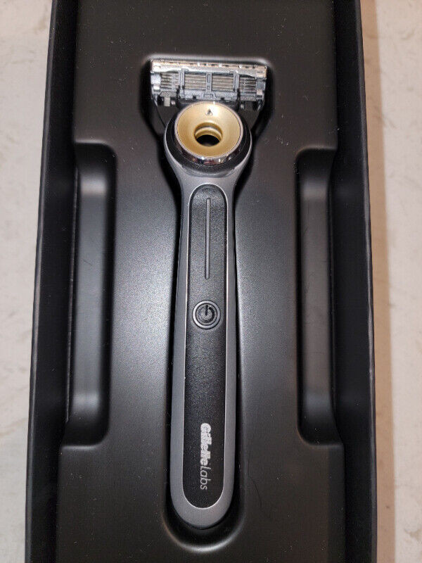 New/Open Box Gillette Heated Mens Razor in Health & Special Needs in Sarnia - Image 3